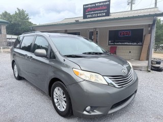 Image for 2012 Toyota Sienna XLE ID: 7441917