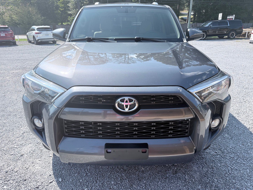 2018 Toyota 4Runner Image 2