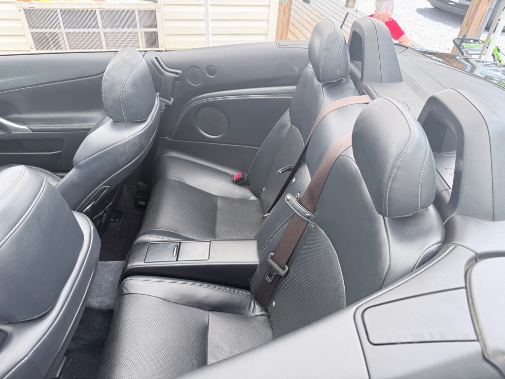 2013 Lexus IS Image 9