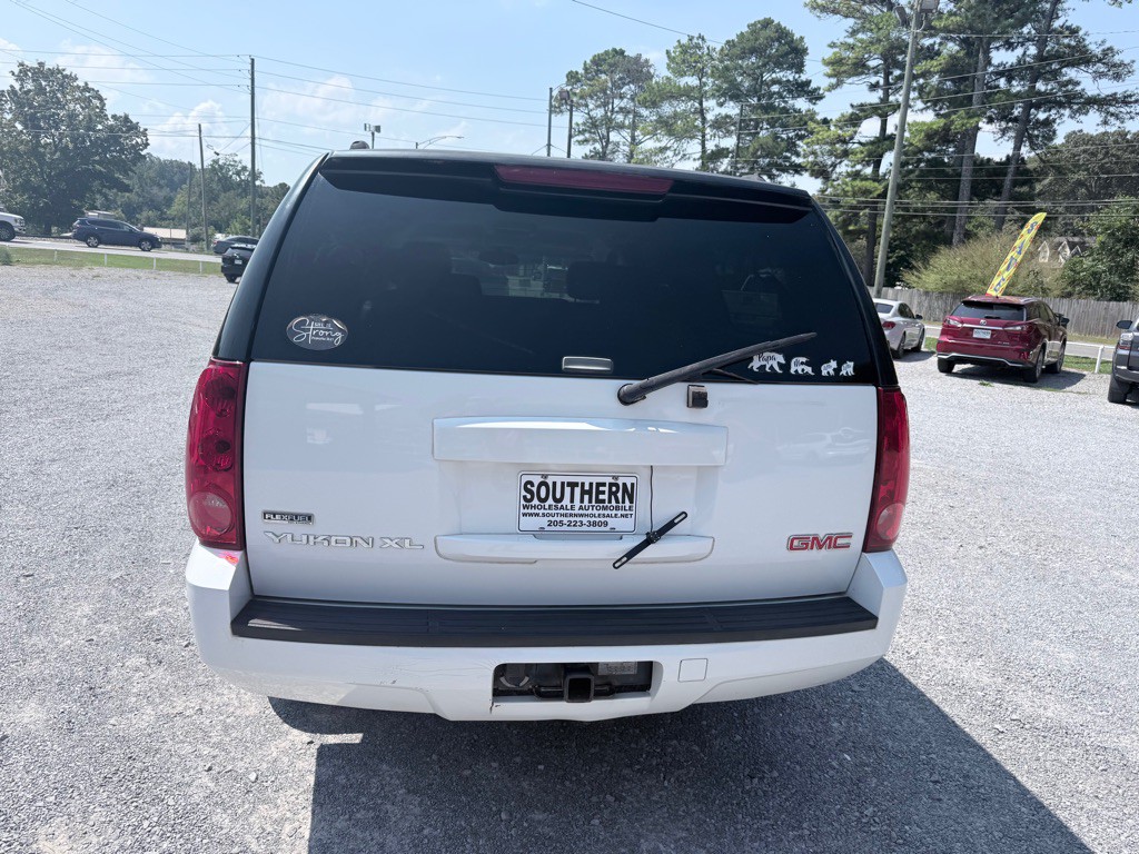2007 GMC Yukon Image 3