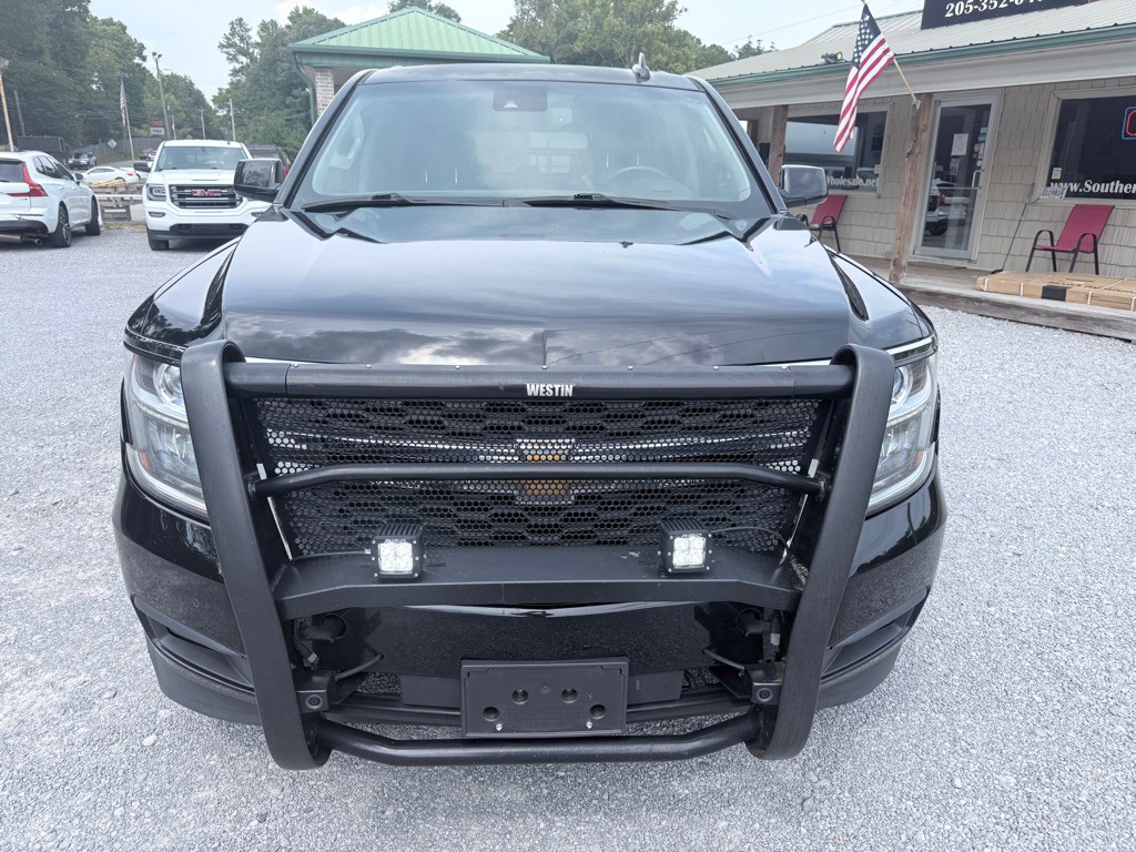2016 Chevrolet Suburban Image 2