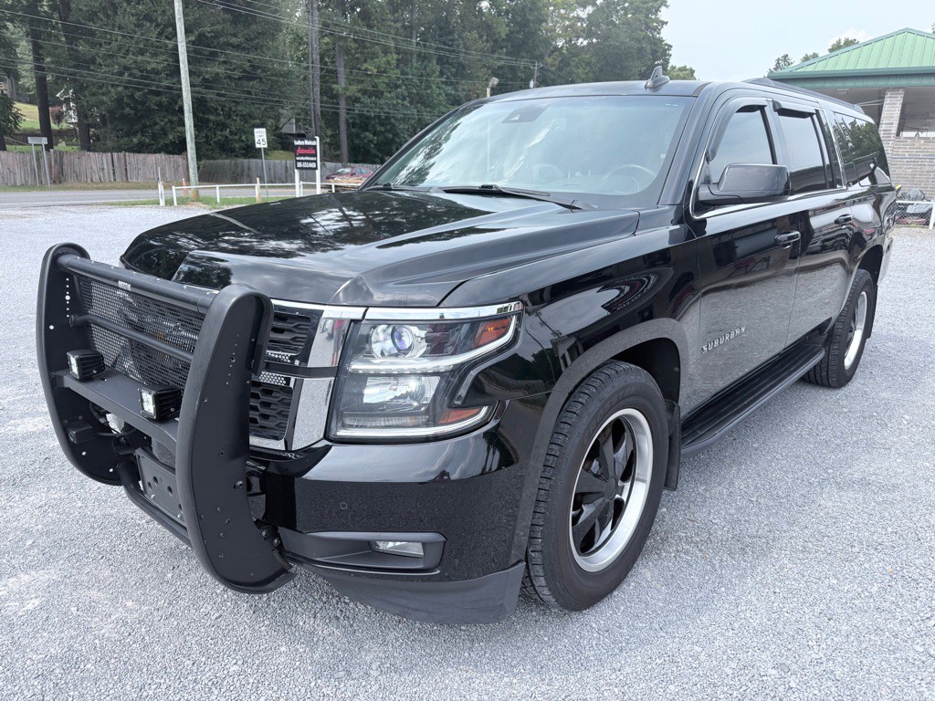 2016 Chevrolet Suburban Image 3
