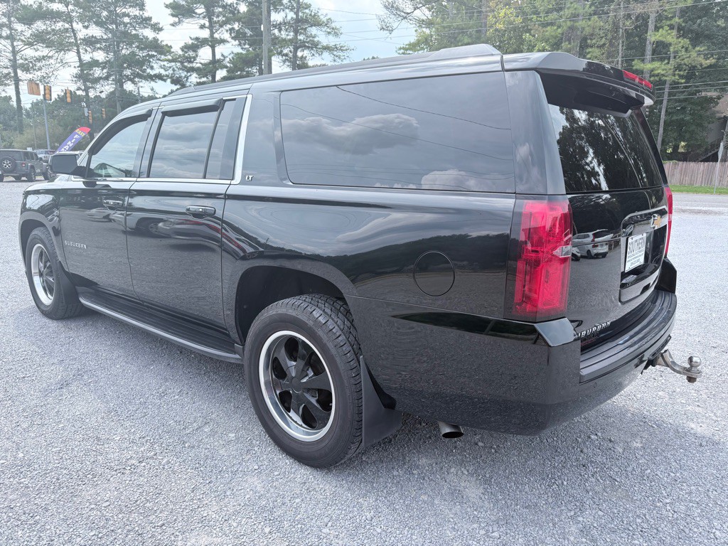 2016 Chevrolet Suburban Image 5