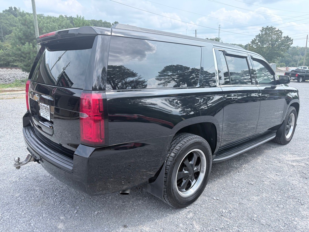 2016 Chevrolet Suburban Image 7