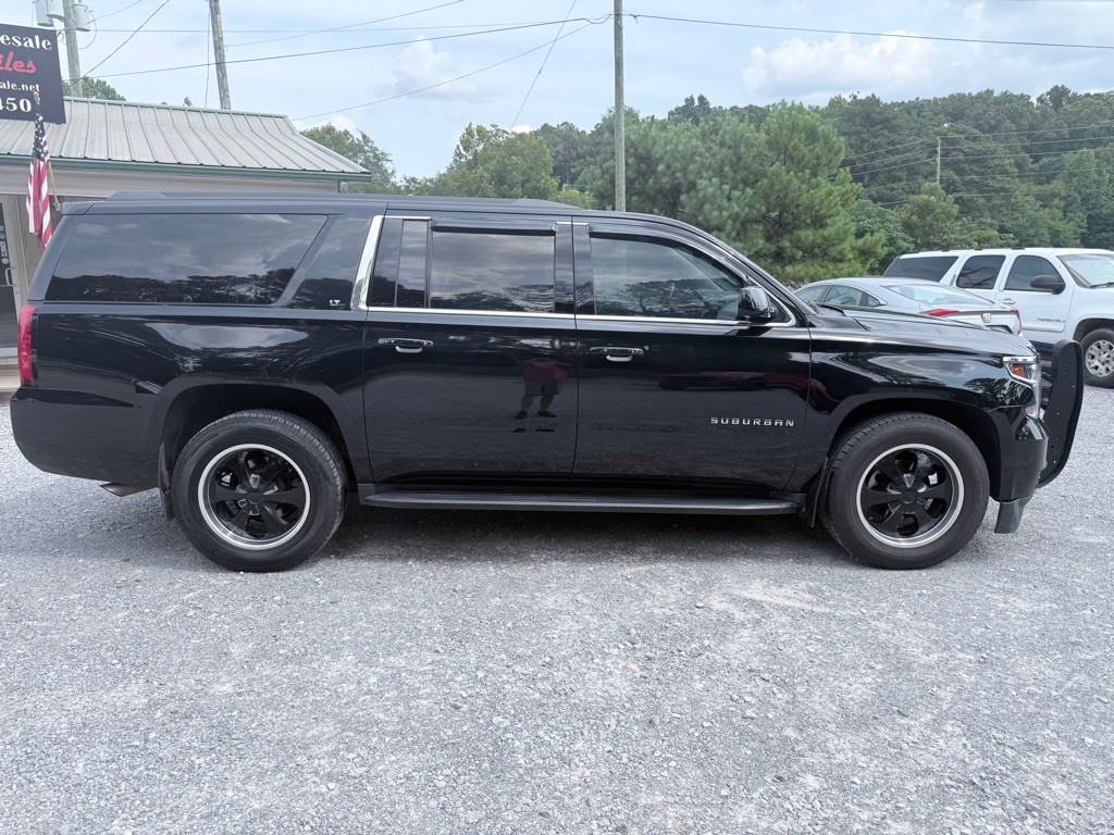 2016 Chevrolet Suburban Image 8