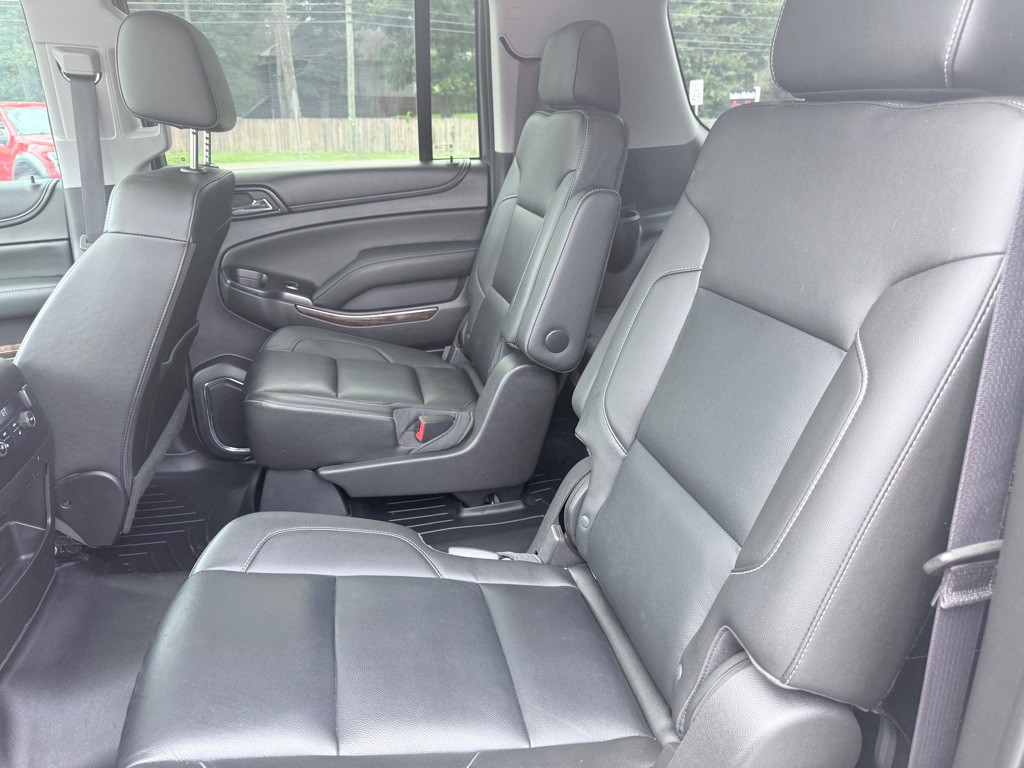 2016 Chevrolet Suburban Image 17