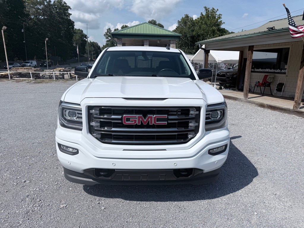 2018 GMC Sierra Image 2