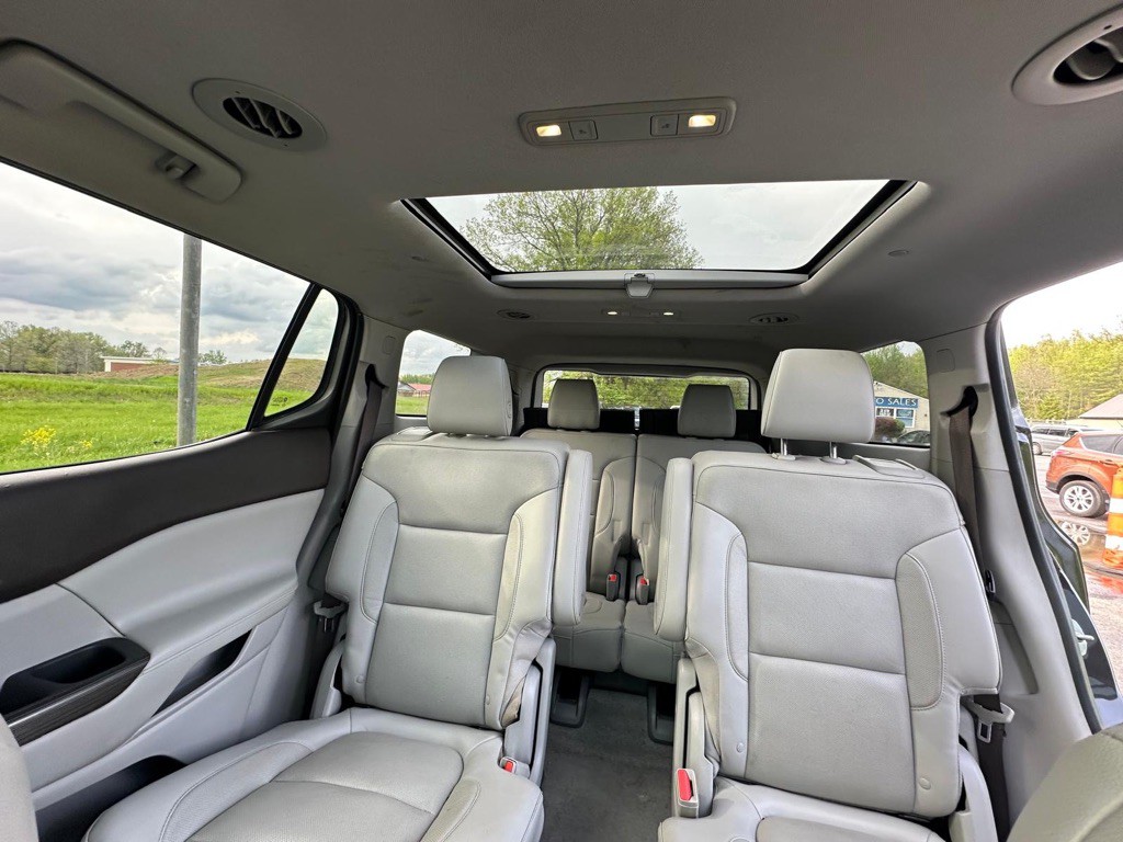 2017 GMC Acadia Image 16