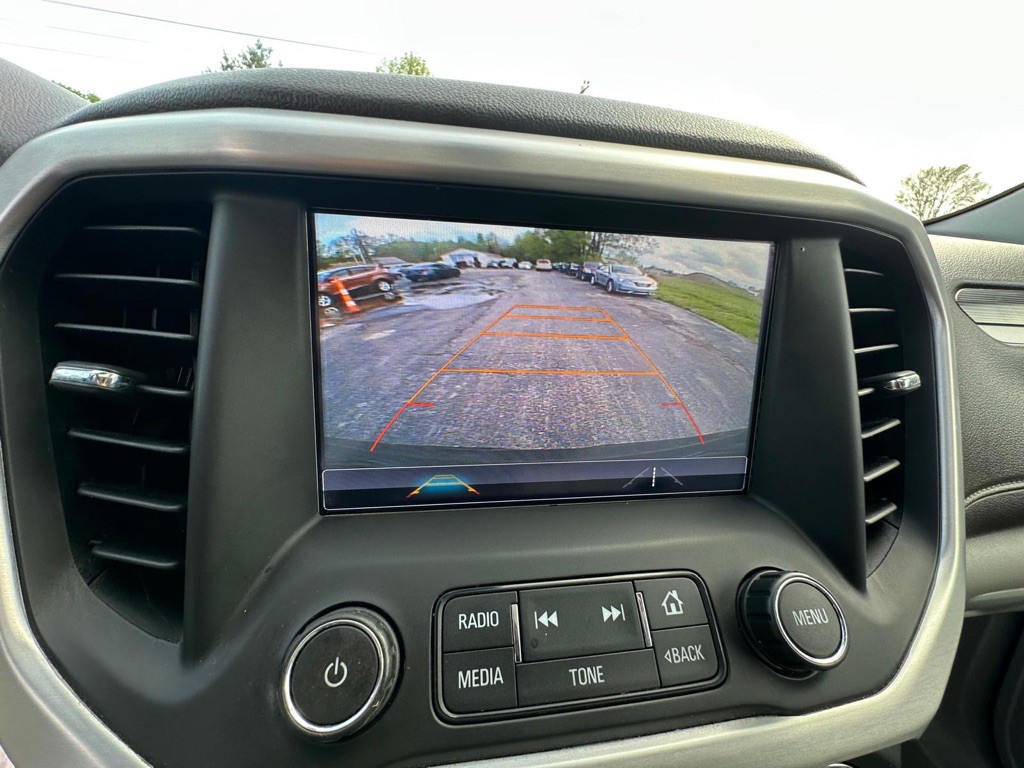 2017 GMC Acadia Image 17