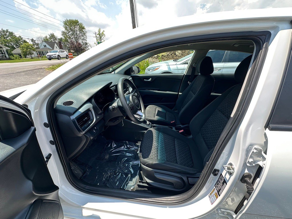 2019 Kia Rio Image 11