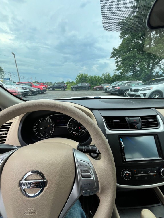 2017 Nissan Altima Image 12
