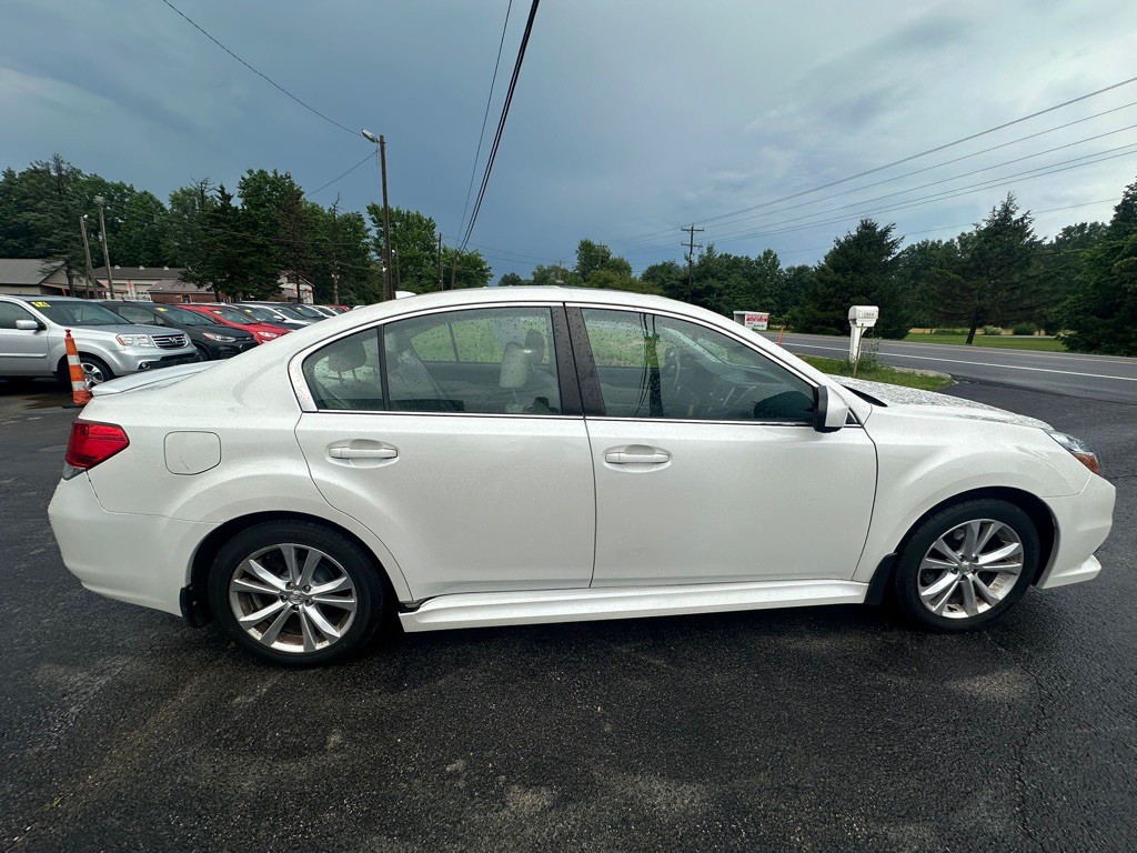 2014 Subaru Legacy Image 5