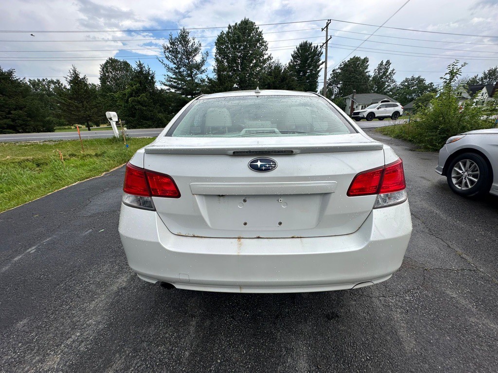 2014 Subaru Legacy Image 7