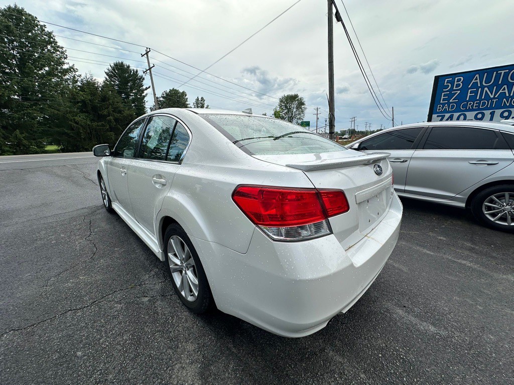 2014 Subaru Legacy Image 8