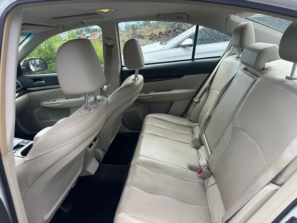 2014 Subaru Legacy Image 12
