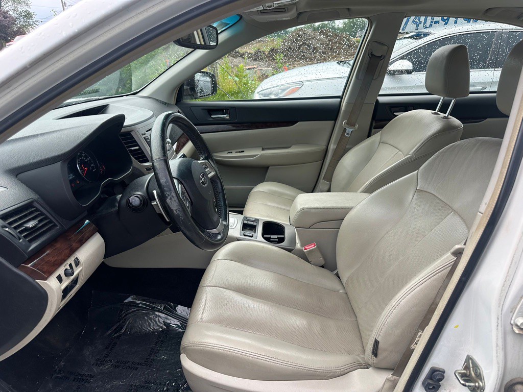 2014 Subaru Legacy Image 13