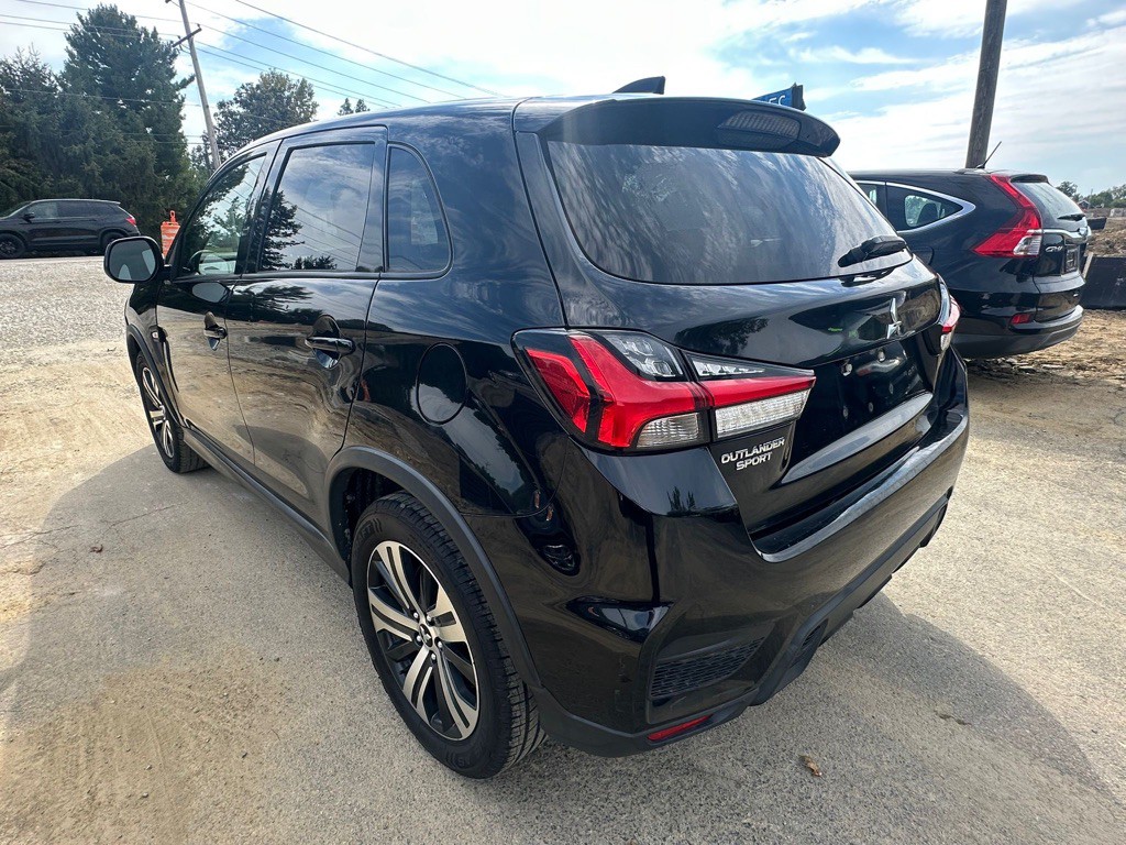 2020 Mitsubishi Outlander Image 4