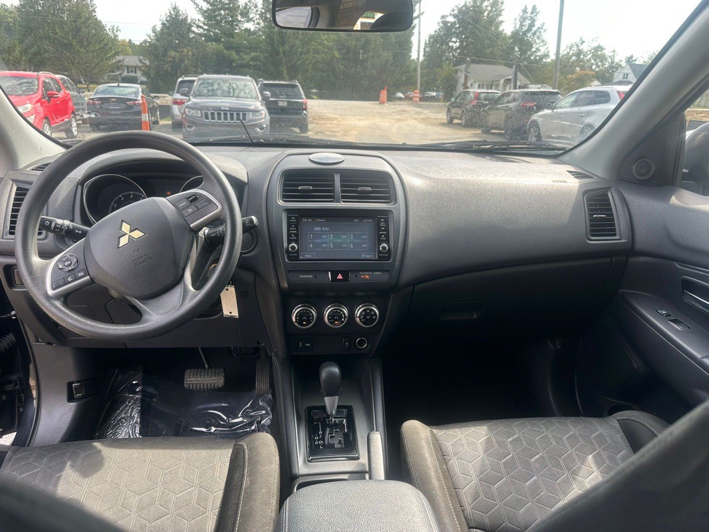 2020 Mitsubishi Outlander Image 10