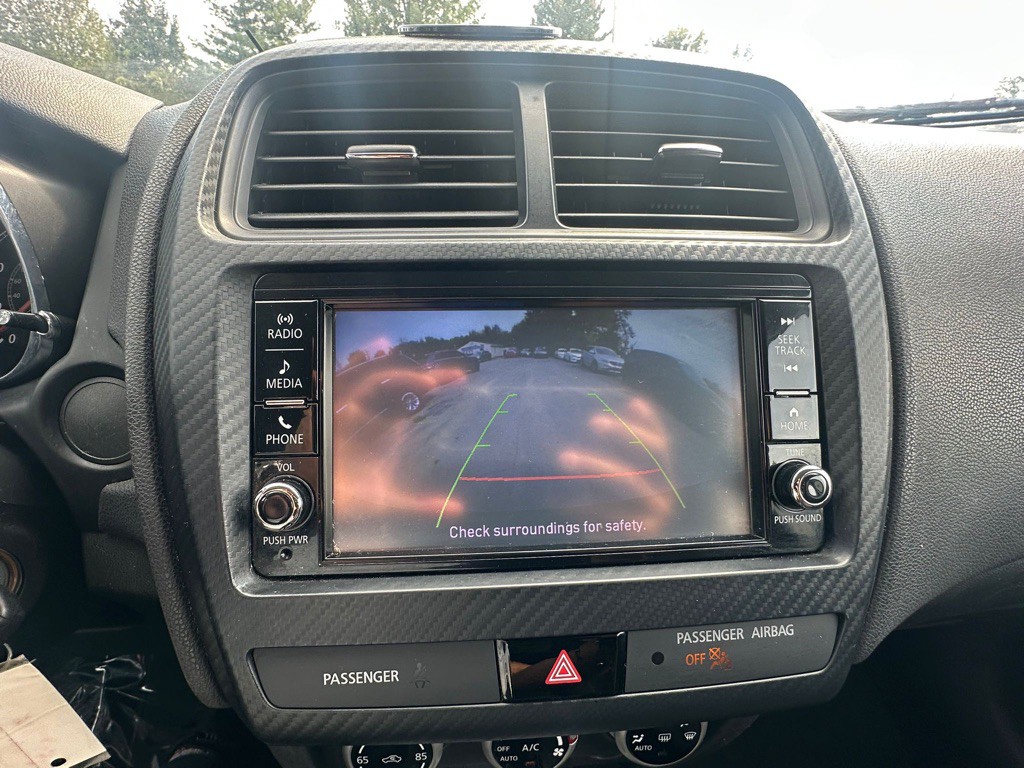 2020 Mitsubishi Outlander Image 13