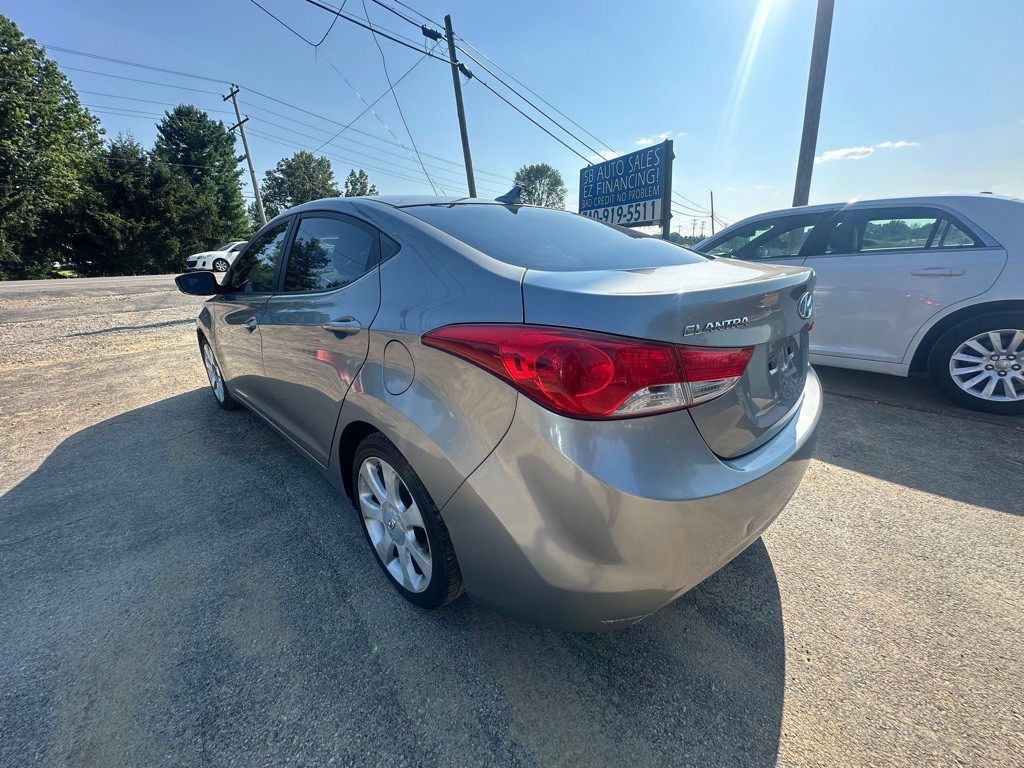 2012 Hyundai Elantra Image 8