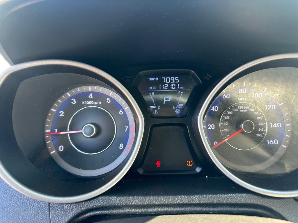 2012 Hyundai Elantra Image 11