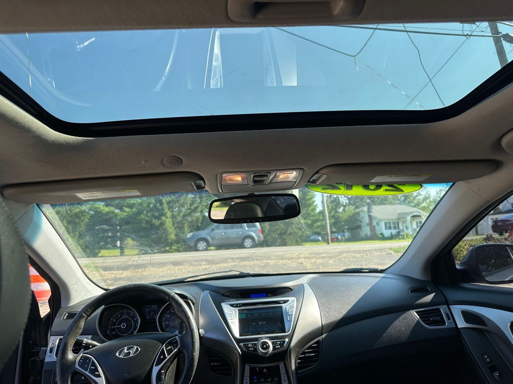 2012 Hyundai Elantra Image 13