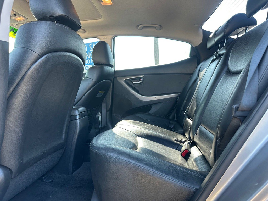2012 Hyundai Elantra Image 15