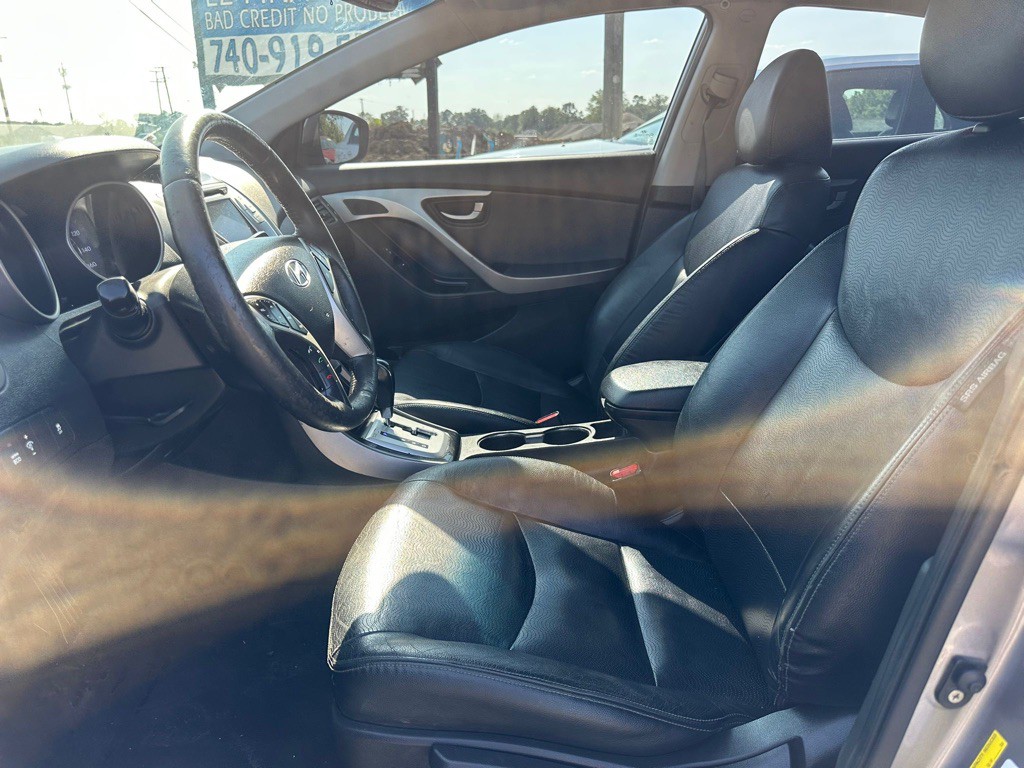 2012 Hyundai Elantra Image 16