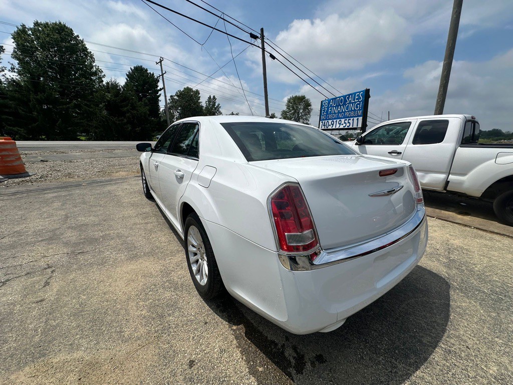 2014 Chrysler 300 Image 18