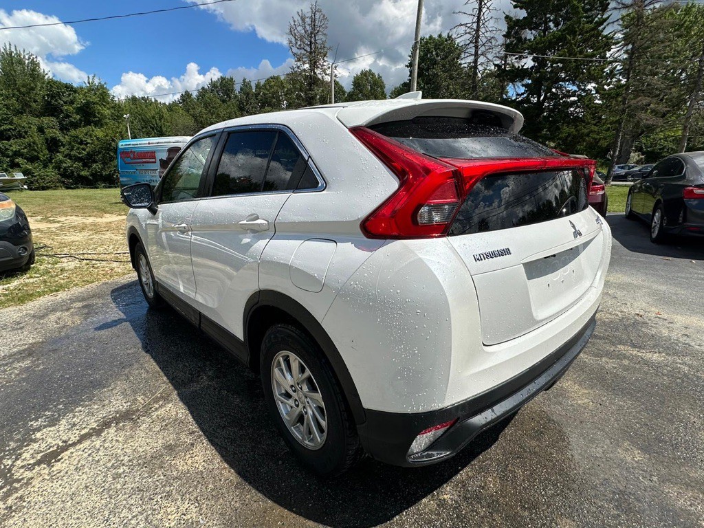 2019 Mitsubishi Eclipse Image 4