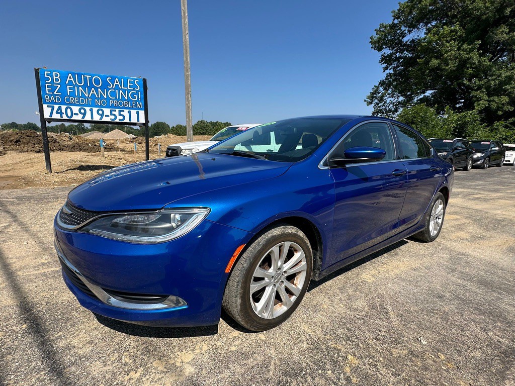 2016 Chrysler 200 Image 2