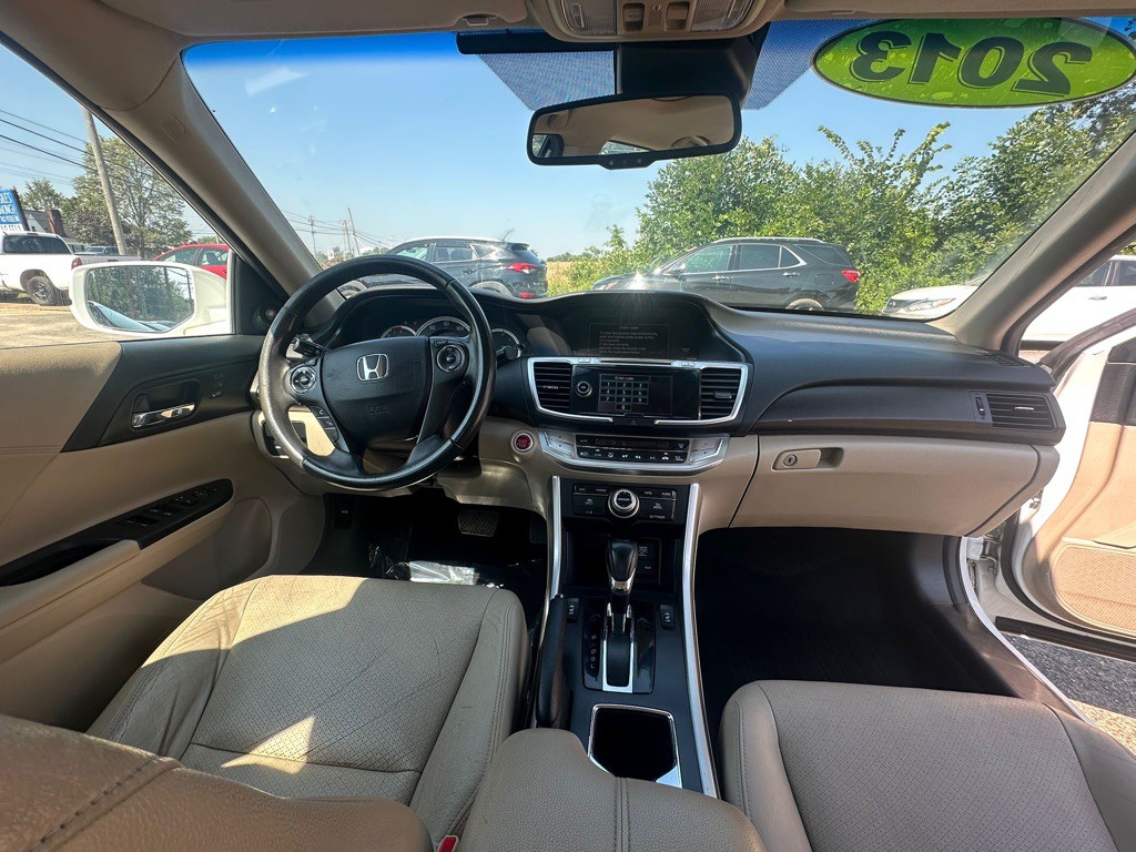 2013 Honda Accord Image 9