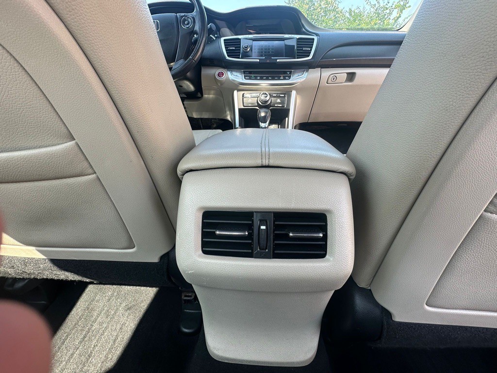 2013 Honda Accord Image 11