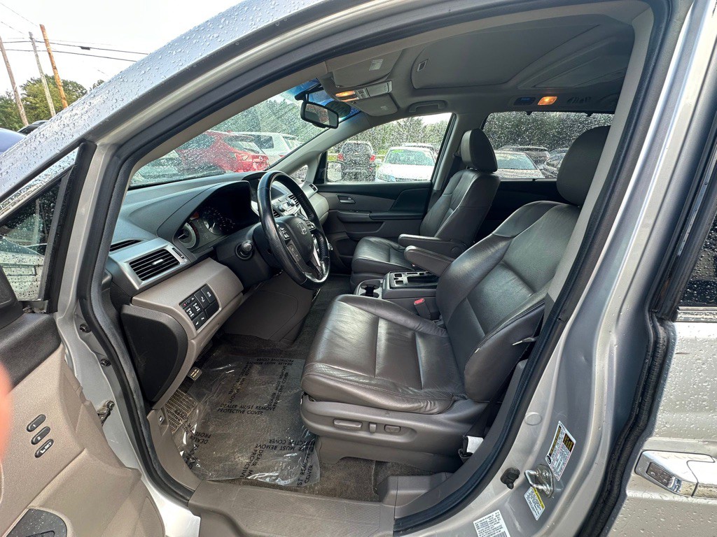 2012 Honda Odyssey Image 10