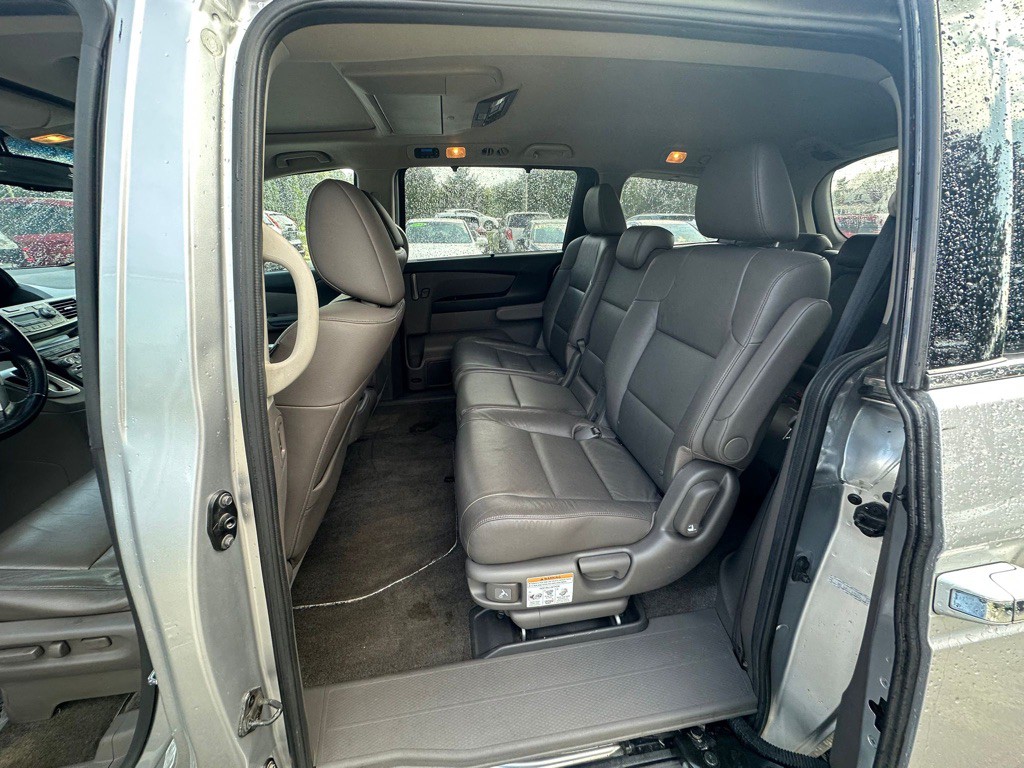 2012 Honda Odyssey Image 11