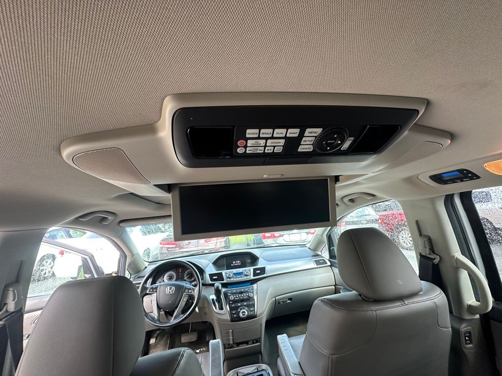 2012 Honda Odyssey Image 13