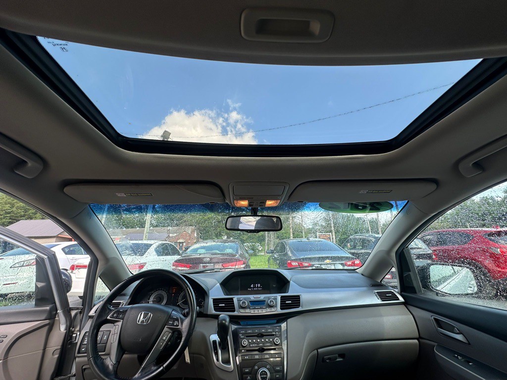 2012 Honda Odyssey Image 15
