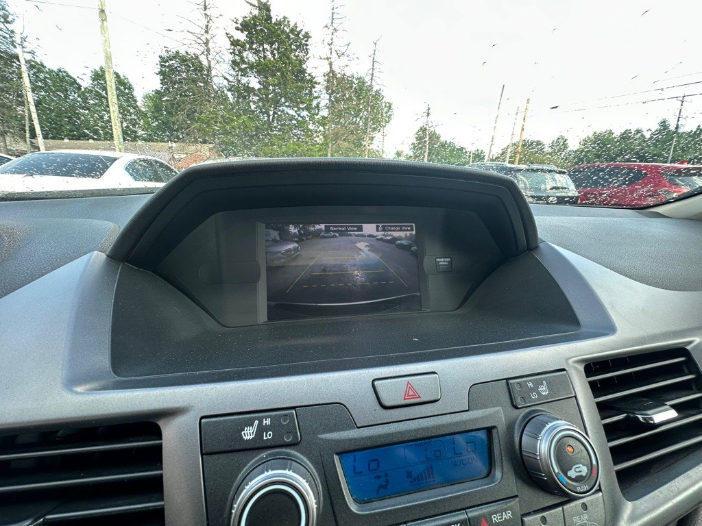 2012 Honda Odyssey Image 16