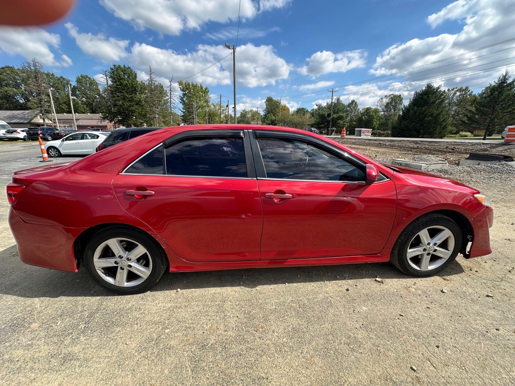 2012 Toyota Camry Image 3
