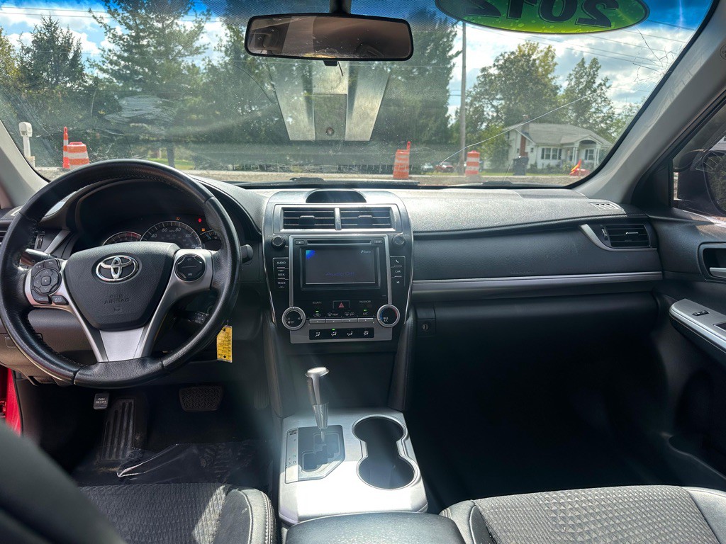 2012 Toyota Camry Image 11