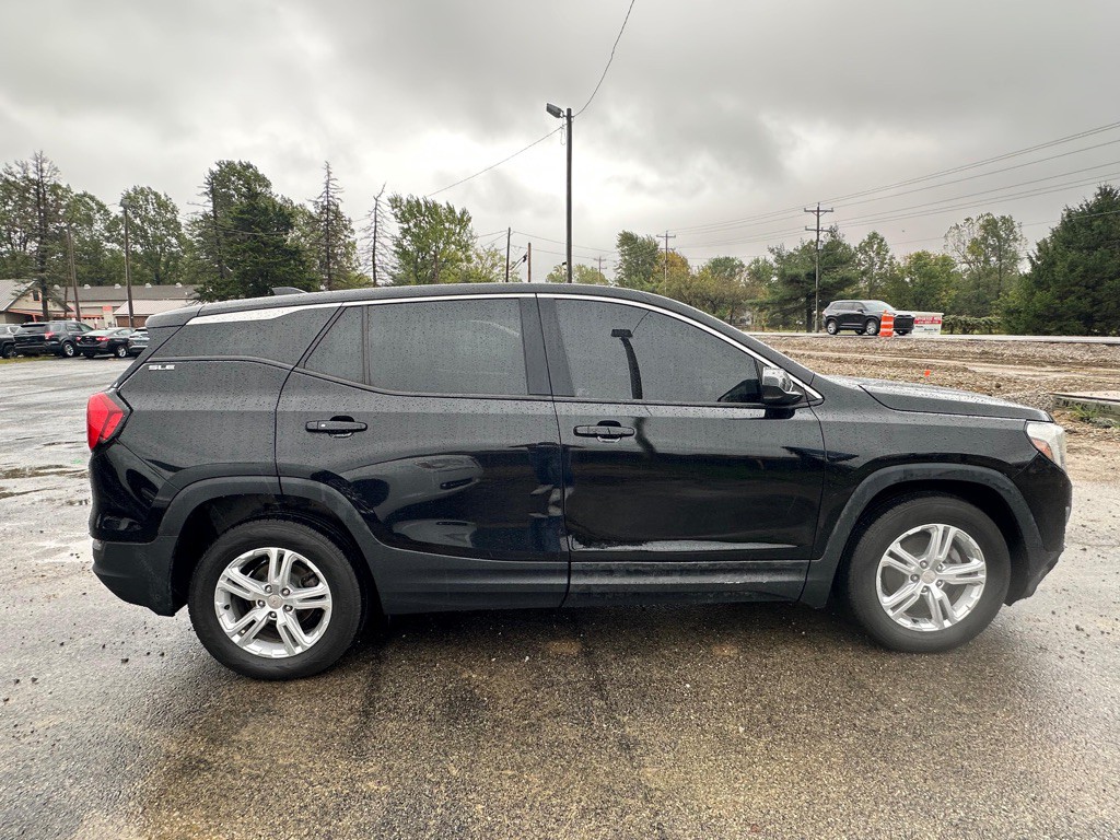 2019 GMC Terrain Image 2