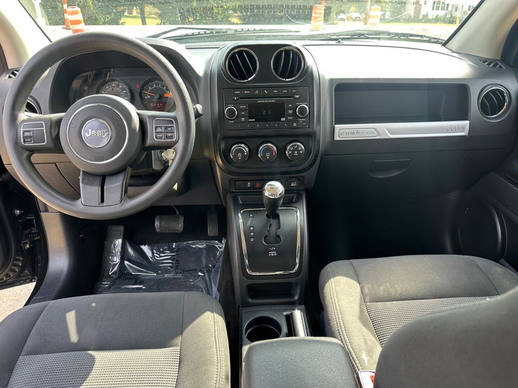 2016 Jeep Compass Image 9