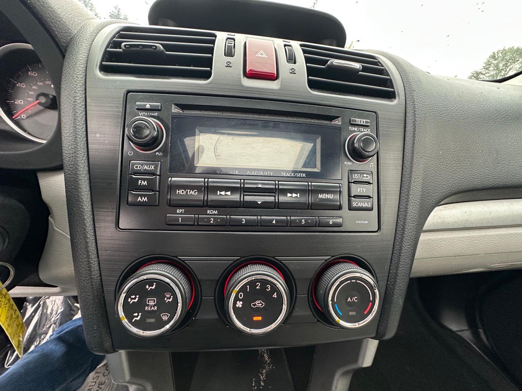 2014 Subaru Forester Image 15