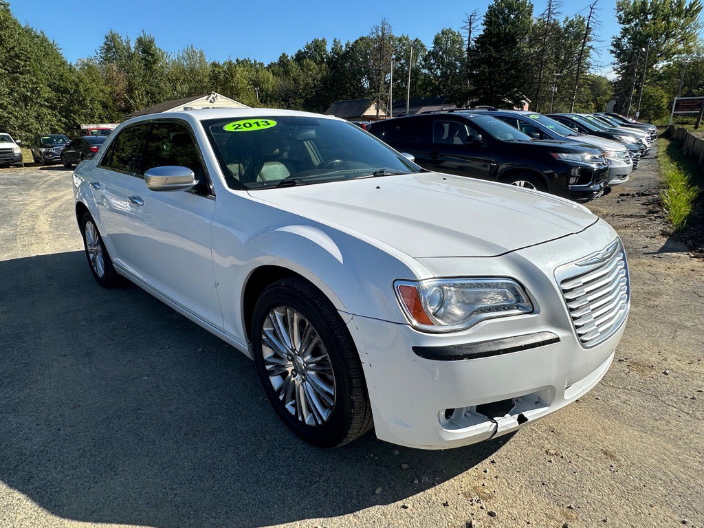 2013 Chrysler 300 Image 6