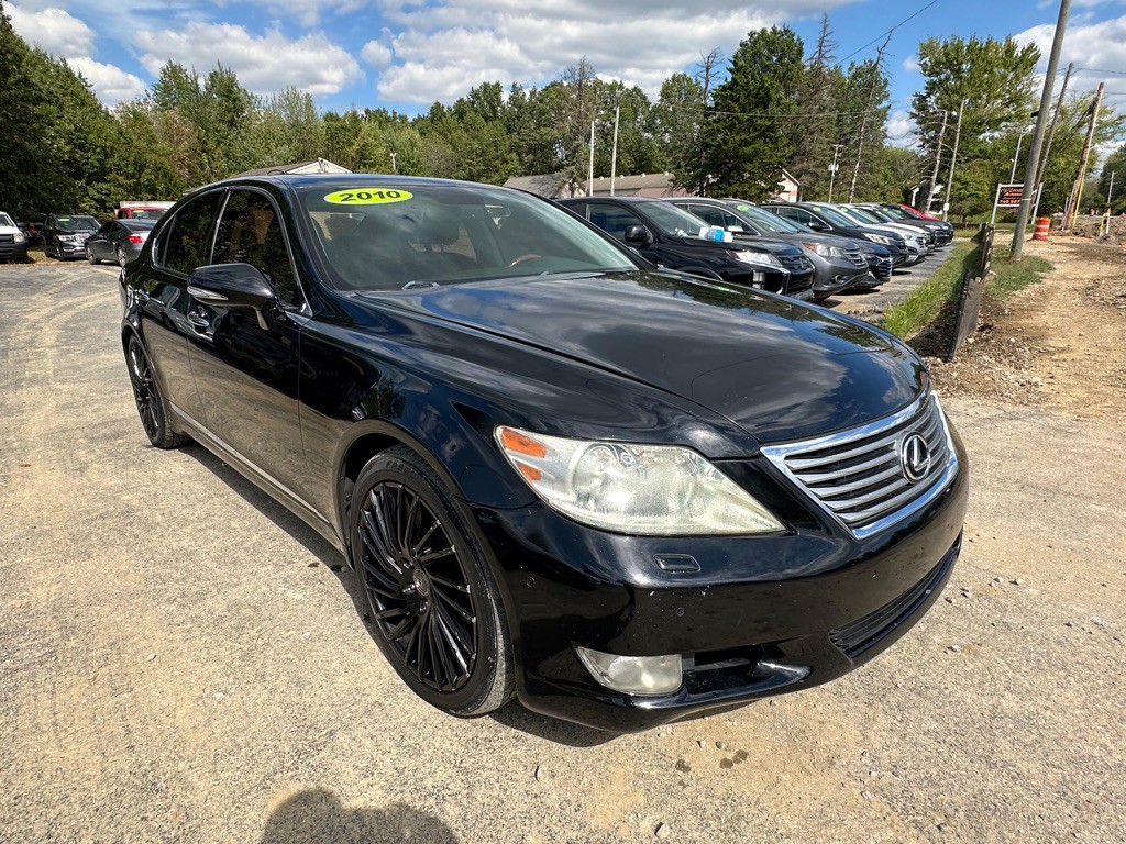 2010 Lexus LS Image 4
