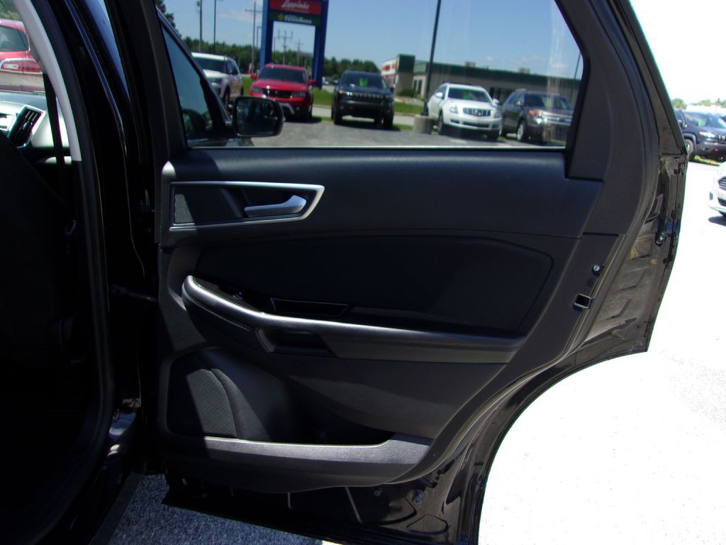 2018 Ford Edge Image 15