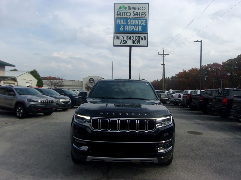 2022 Jeep Wagoneer Image 2