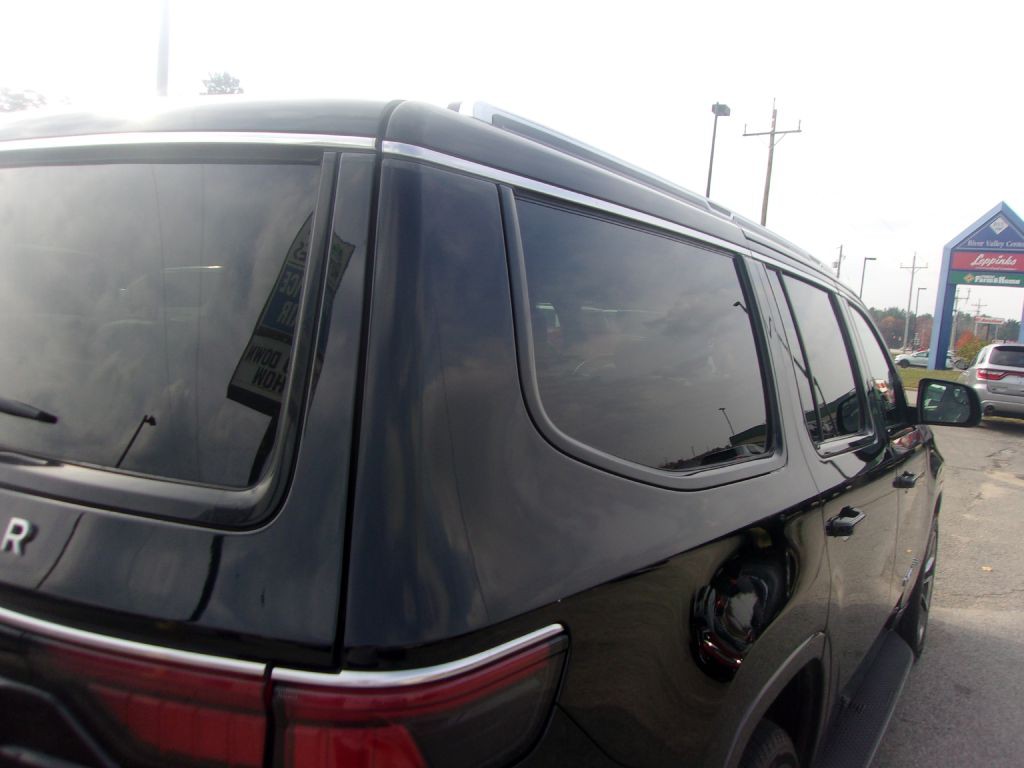 2022 Jeep Wagoneer Image 36