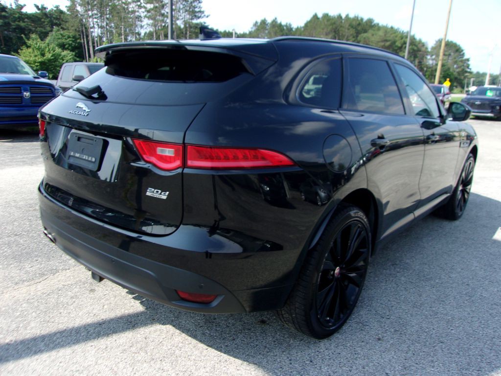 2017 Jaguar F-PACE Image 5