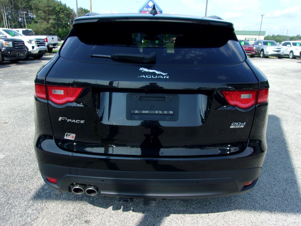 2017 Jaguar F-PACE Image 6